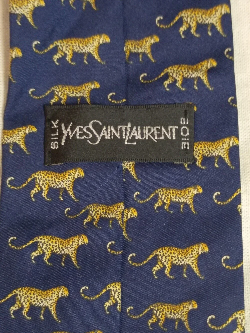 ❤️YSL Paris Yves Saint Laurent 100% Silk Handmade Leopard Theme Necktie Tie